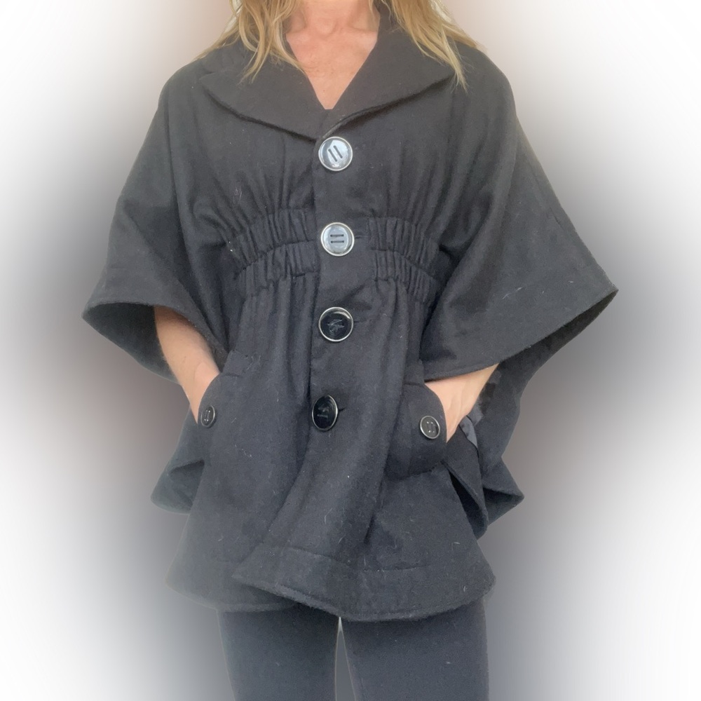 Short Bell Sleeved Jacket